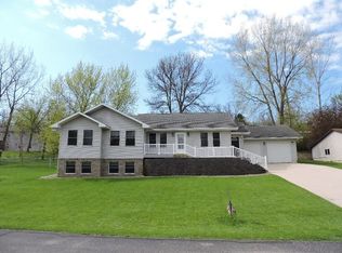 1657 Oak Terrace Rd, Decorah, IA 52101