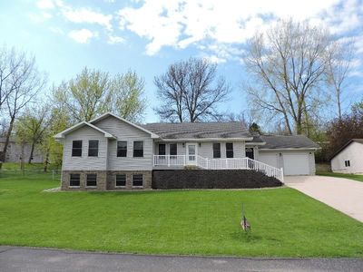 1657 Oak Terrace Rd, Decorah, IA, 52101