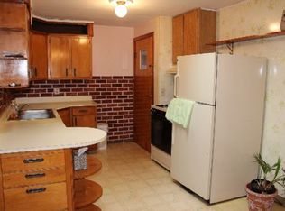 48 Della Dr, Lackawanna, NY 14218