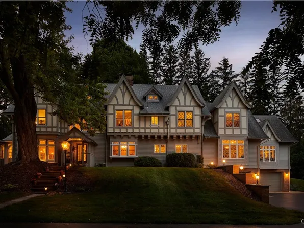 144 South St, Auburn, NY 13021