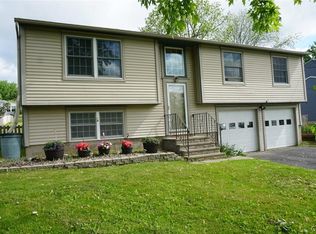 2257 Connell Ter, Baldwinsville, NY 13027