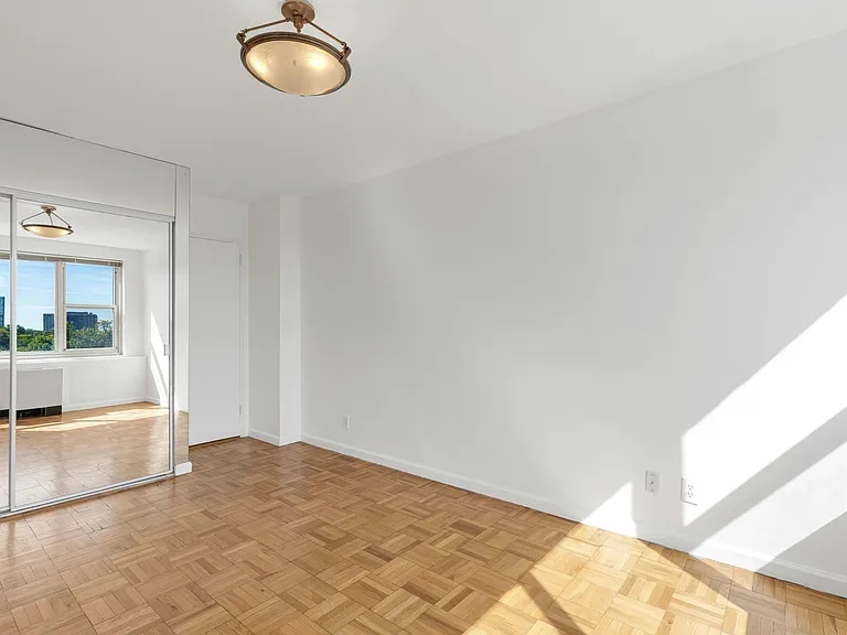 2000 Linwood Ave #7-K — Photo 18