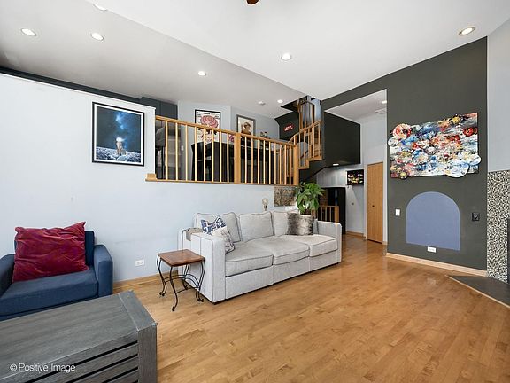 4th image of 1649 W Ontario St #1W