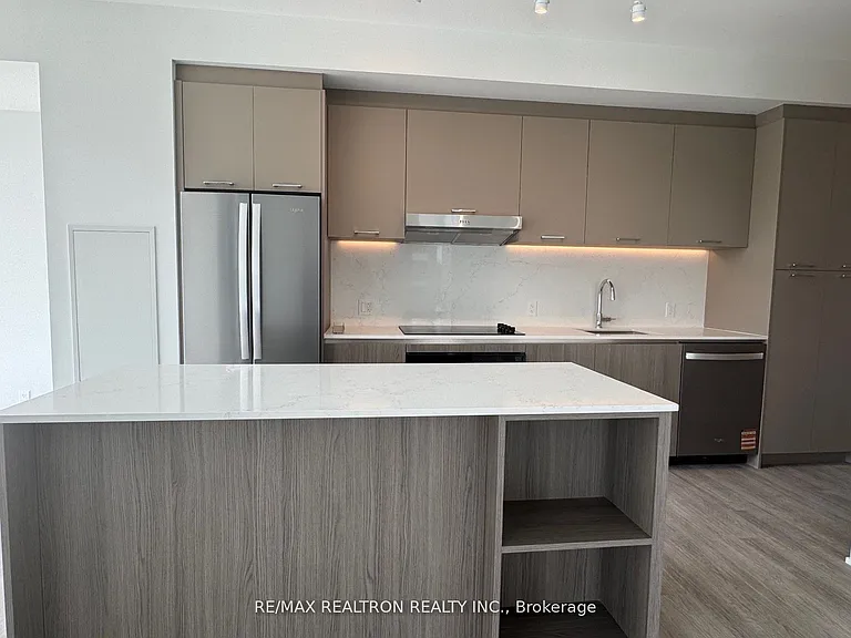 8188 Yonge St #405 — Photo 14