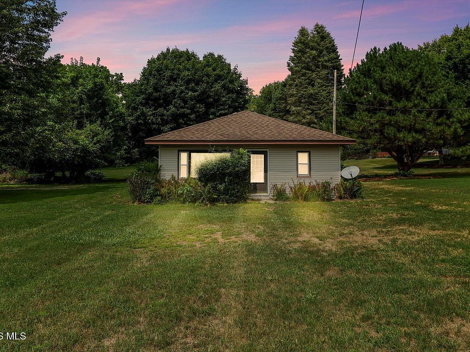 1st image of 882 Sand Ridge Rd