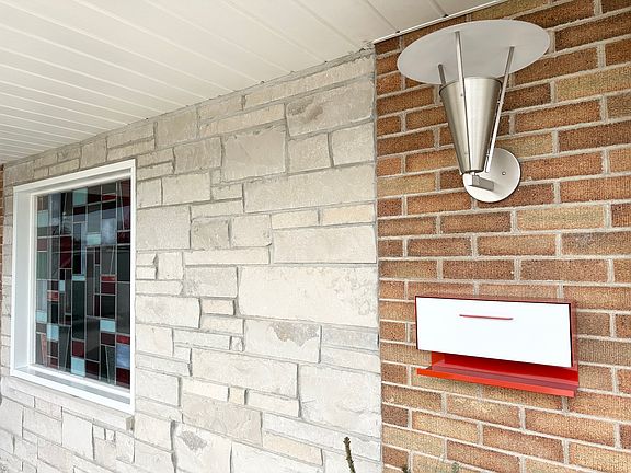4th image of 905 Meadow Ct