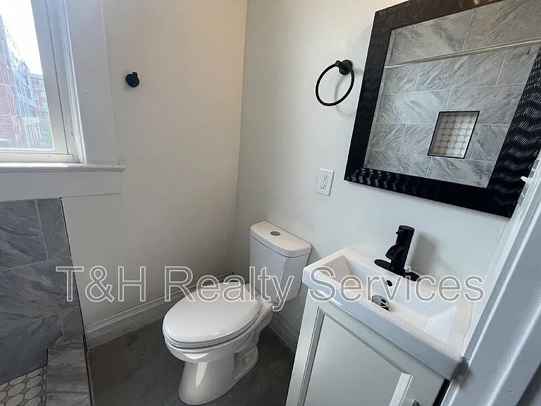 1146 Olive St — Photo 22