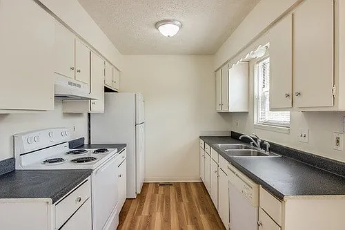 716 Alton Rd, East Lansing, MI 48823 Photo 1