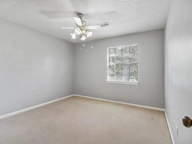 22418 Prince George St — Photo 28