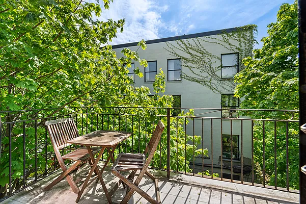 Rented by Compass | media 2