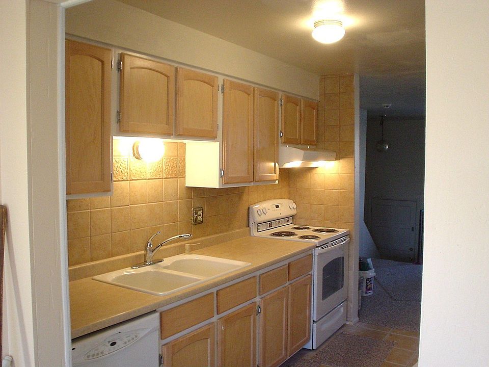 kitchen in 4 bdrm