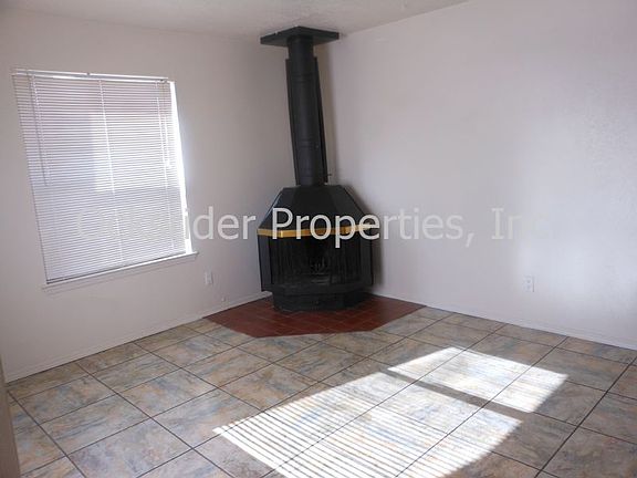 3rd image of 2905 Palo Verde Dr NE APT B
