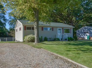 1015 Frisbie Blvd, Springfield, MI 49037