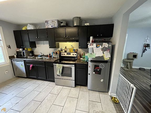 5th image of 555 Oak Wood Dr