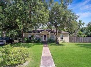747 Meadow Ln, Bryan, TX 77802
