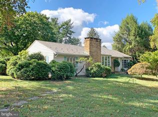 27 Edgewood Rd, Yardley, PA 19067