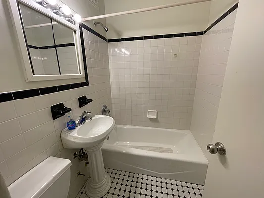 Rented by Compass | media 7