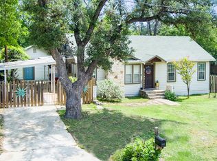 1216 1st St, Kerrville, TX 78028