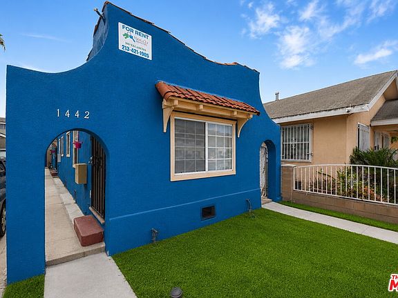 2nd image of 1442 Alamitos Ave
