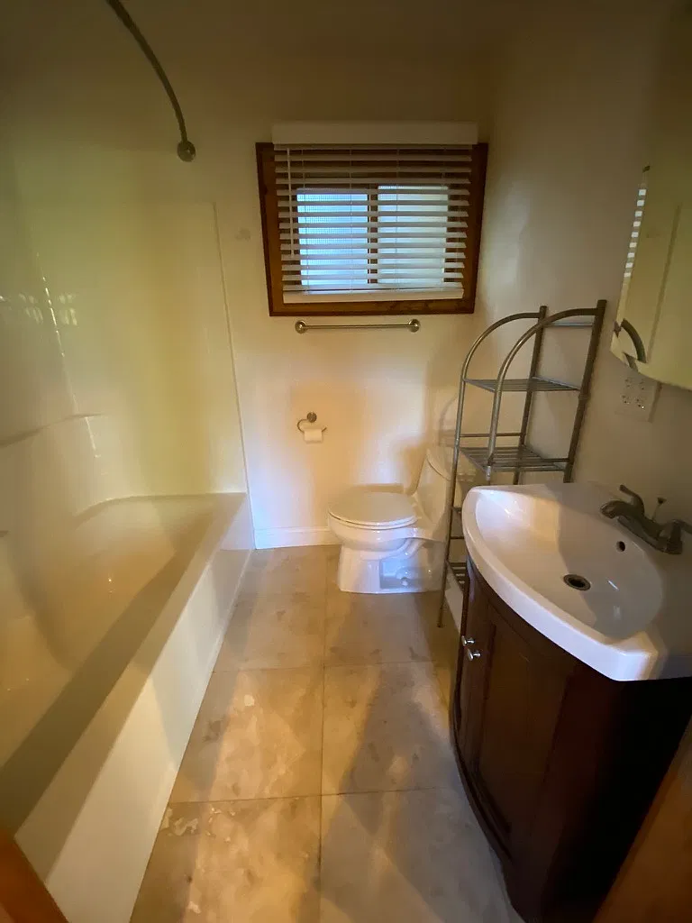 32 1/2 Albemarle Pl — Photo 4