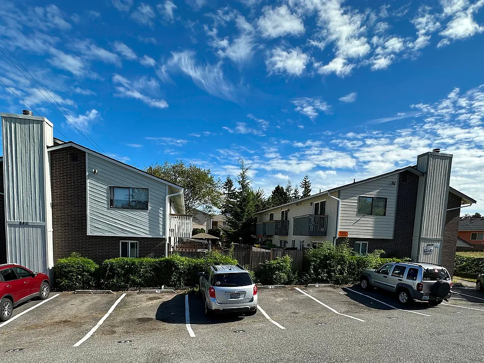 8411 8th Ave W