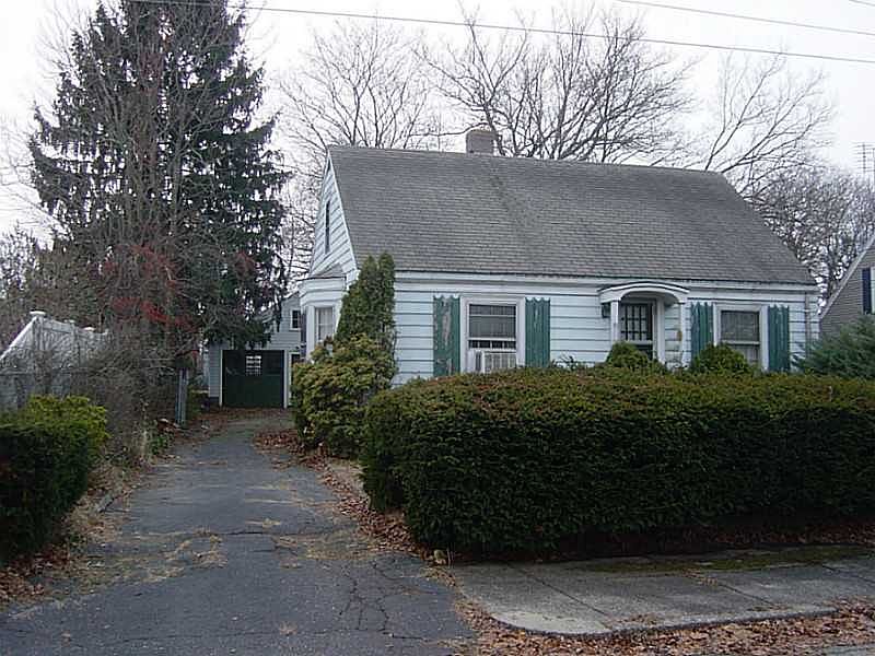 1st image of 51 Hutchinson Ave
