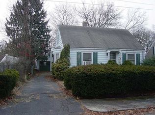 51 Hutchinson Ave, Pawtucket, RI 02861