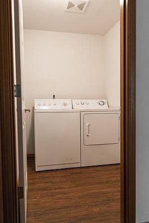 1st image of 318 Maple Ave #B