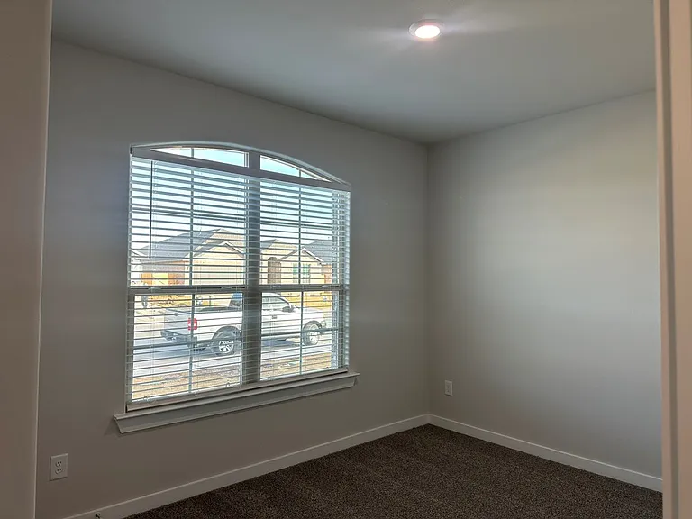 1914 Fortune Dr — Photo 11