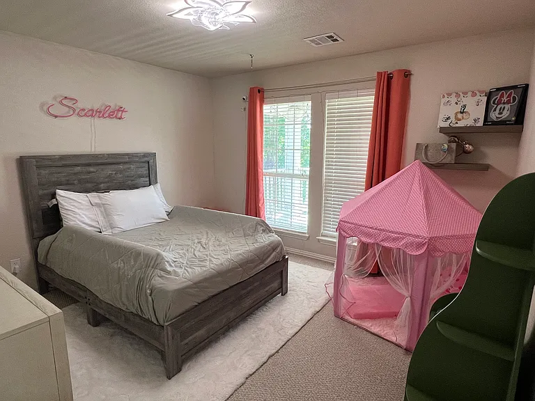10215 Waterbury Dr — Photo 82
