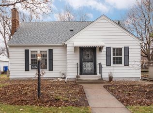 1322 Grotto St N, Saint Paul, MN 55117