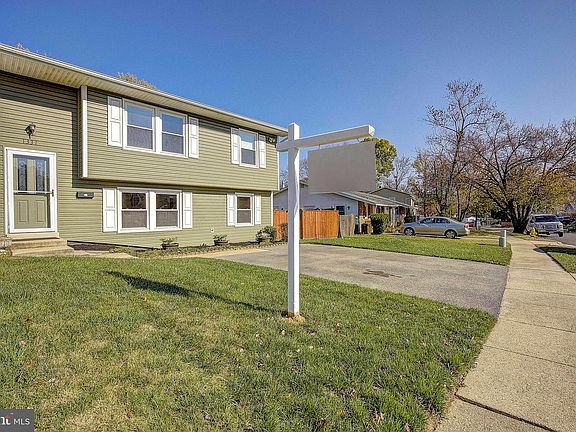 3rd image of 1331 Burlington Dr
