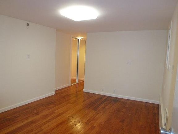 5th image of 2904 Jackson St APT 2