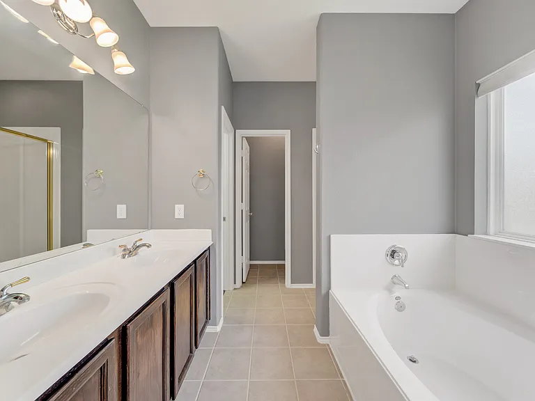 8162 Robertson Dr — Photo 26