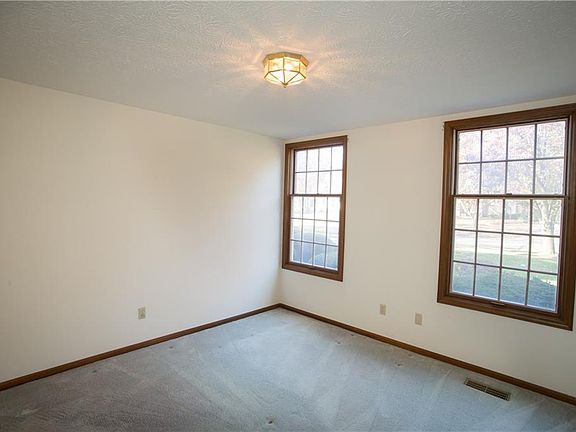 5th image of 341 Long Pointe Dr