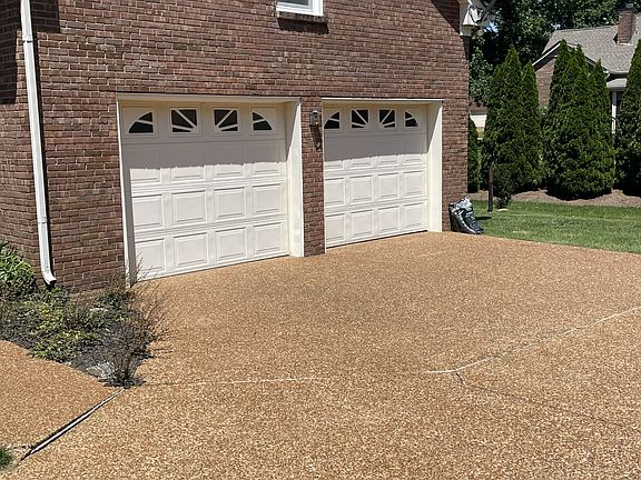 3rd image of 1505 Holmes Cir