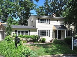 34 Woodland Ln, Huntington, NY