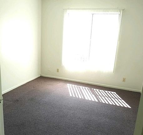 4th image of 3804 S Arlington Ave #205