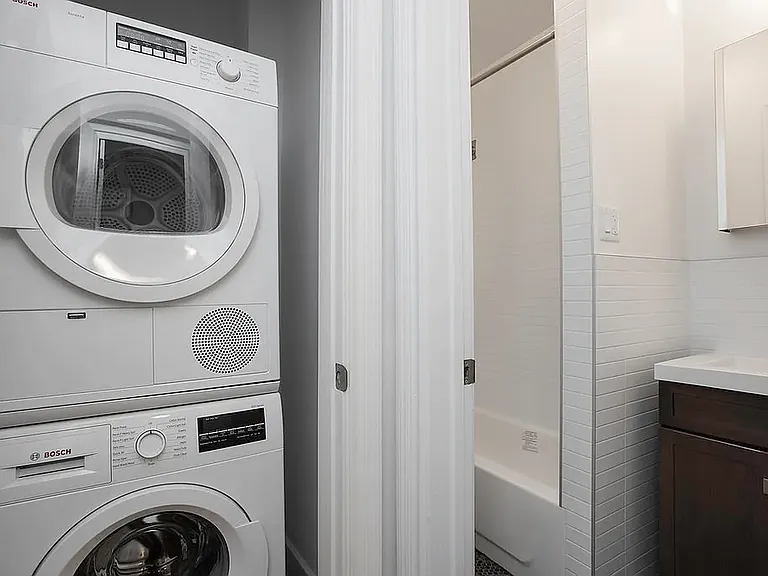 372 Saint Johns Pl #14 — Photo 2