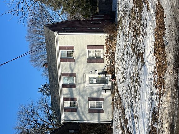 4th image of 216 Robert Ave