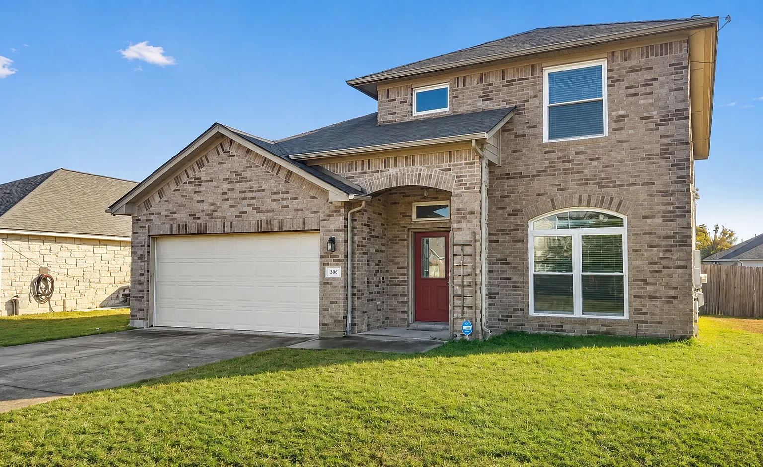 3 bed, 2326 sqft, $2,300 — Photo 1