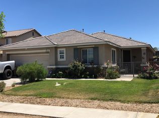 13841 Truman St, Oak Hills, CA 92344