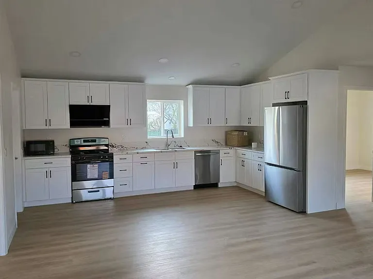 6648 Walnut Ave — Photo 2