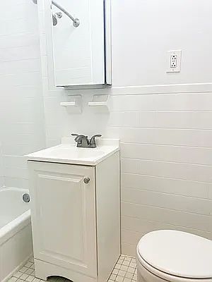 5th image of 21 Leroy St APT 1