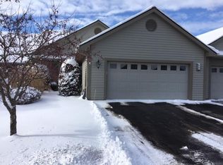427 Oak Tree Ct, Hartland, WI 53029
