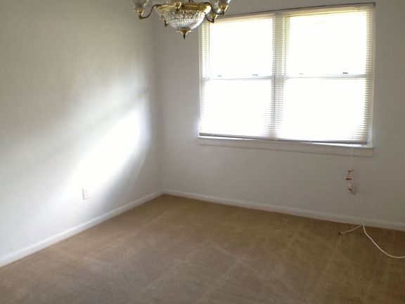2nd image of 3949 Silina Dr