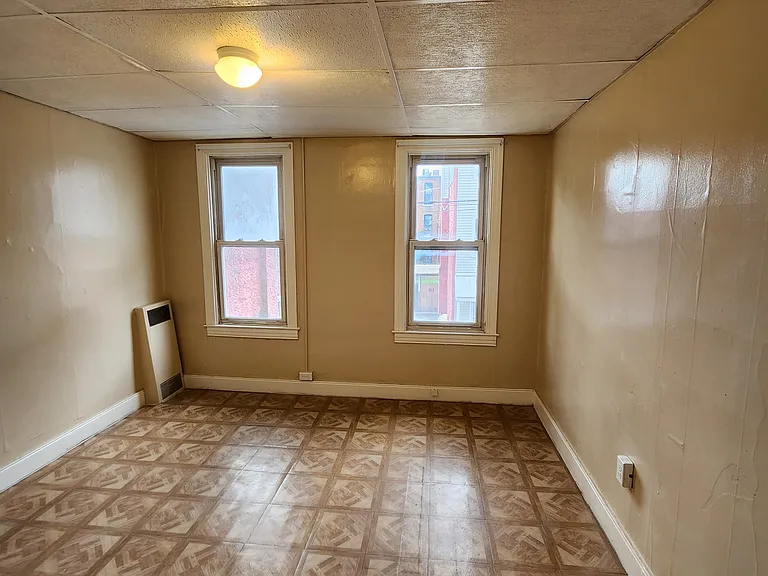 212 Chestnut St — Photo 13