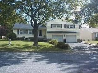 12 Tuers Pl, Montclair, NJ 07043