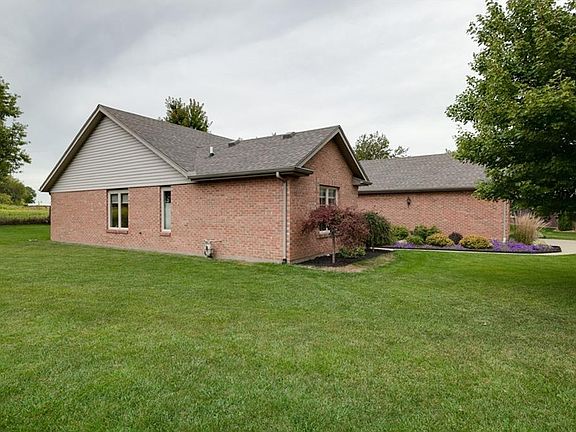 5th image of 102 Sues Circle Ct