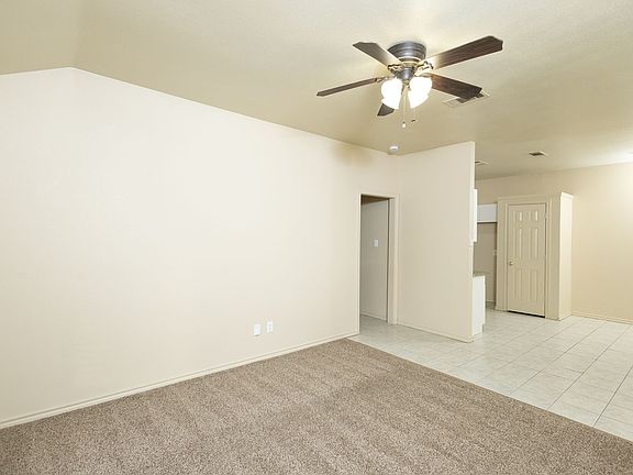 4th image of 112-114 Honey Bee Dr
